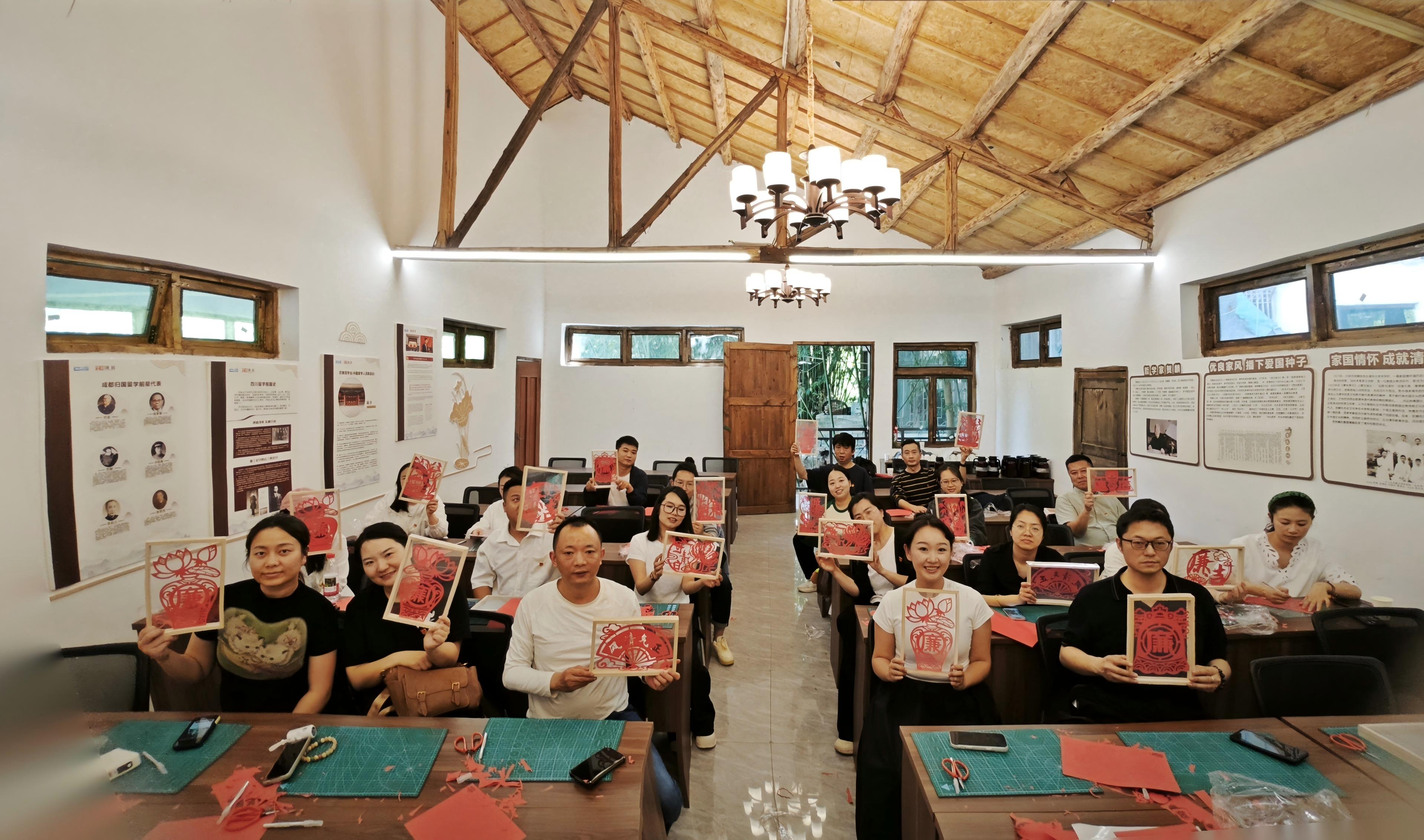 成绵管理处开展“传承优良家风 筑牢廉洁防线”教育活动 (2).jpg